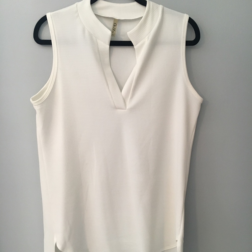 Sleeveless blouse